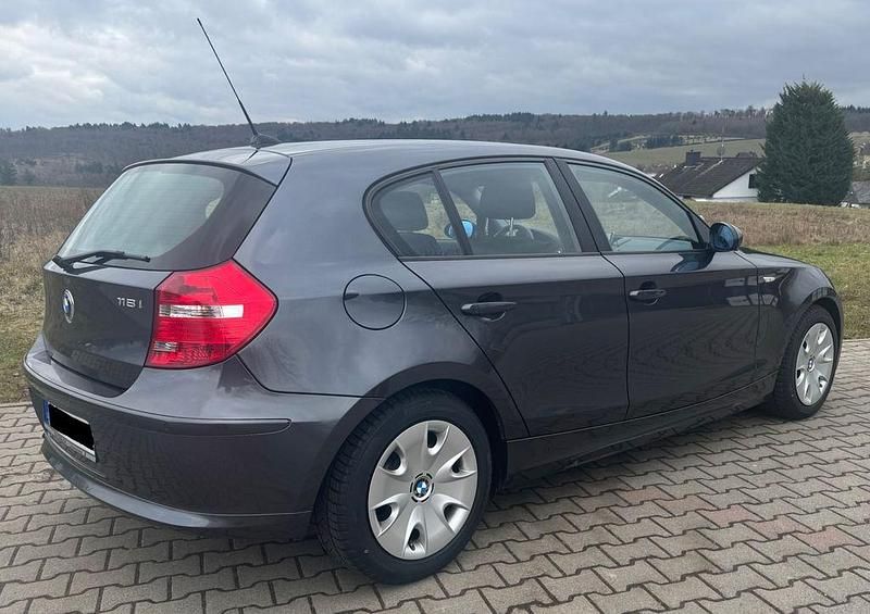 Gebraucht BMW 118 143 PS (105 kW) 2008 Grau Kleinwagen