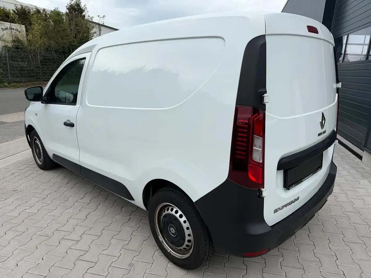 Gebraucht Renault Express 95 PS (69 kW) 2022 Weiß Van / Kleinbus