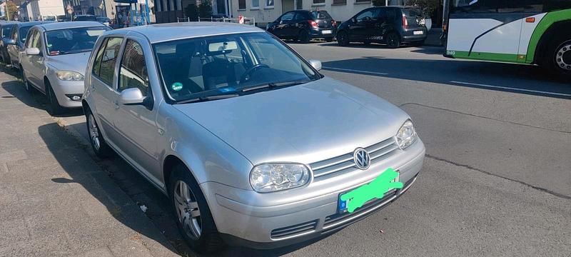 Silber Gebraucht 2004 VW Golf IV Limousine | 800 € (Superpreis) - Bild 1/4
