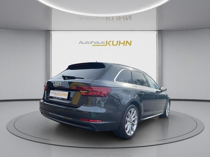 Gebraucht Audi A4 Design 150 PS (110 kW) 2018 Manhattangrau metallic manhattangrau metallic Kombi