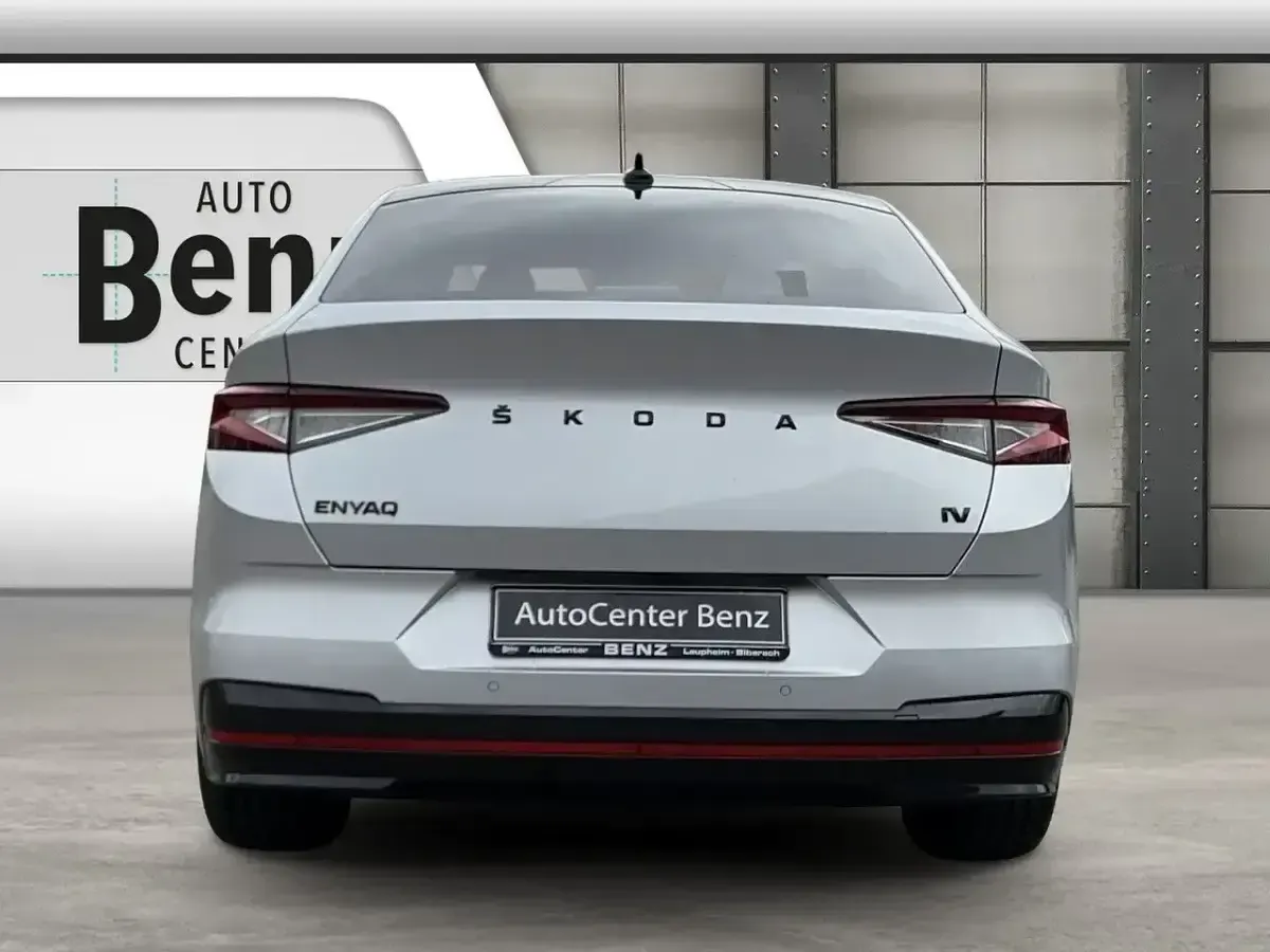 Gebraucht Skoda Enyaq iV Lounge 250 kW (340 PS) 2022 Brilliantsilber (metallic) SUV