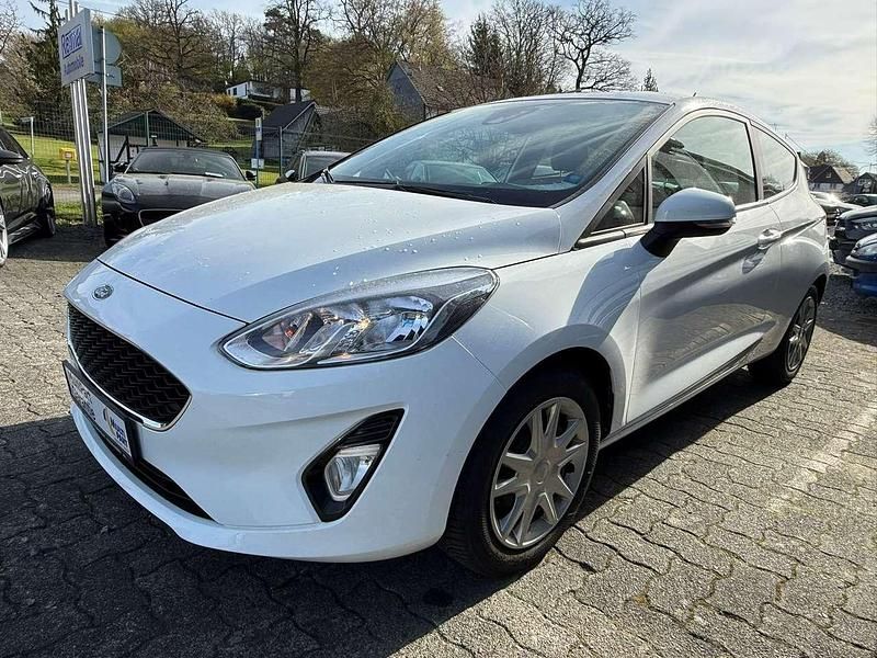 Gebraucht Ford Fiesta Cool & Connect 86 PS (63 kW) 2017 Frostweiß Kleinwagen