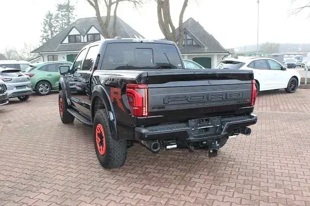 Używany Ford V8 Raptor 730 KM (536 kW) 2025 Czarny SUV