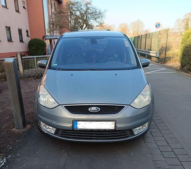 Gebraucht Ford Galaxy Trend 140 PS (102 kW) 2009 Grau Van / Kleinbus