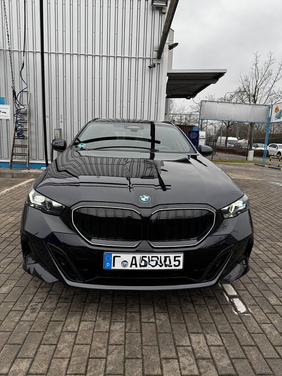Gebraucht BMW 540 Shadowline 303 PS (222 kW) 2025 Schwarz Kombi