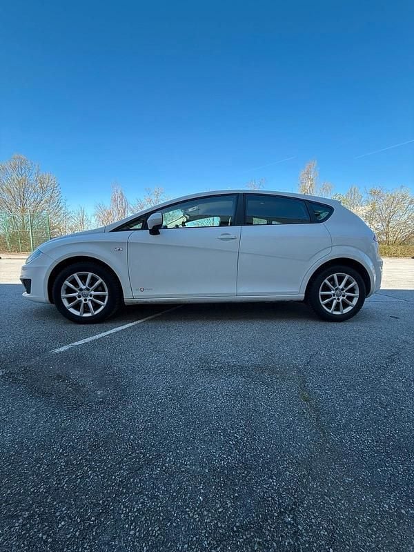 Gebraucht Seat Leon 110 PS (80 kW) 2012 Weiß Limousine