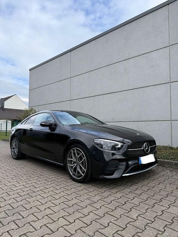 Gebraucht Mercedes E450 367 PS (269 kW) 2021 Schwarz Coupé