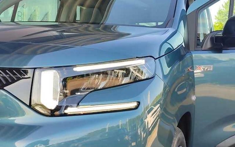 Neu Citroën Berlingo 130 PS (95 kW) 2026 Blau Van / Kleinbus