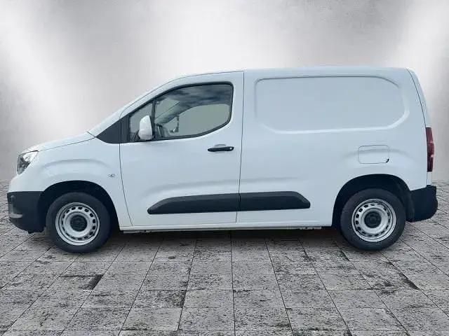 Second-hand Opel Combo 102 CP (75 kW) 2021 Alb Monovolum