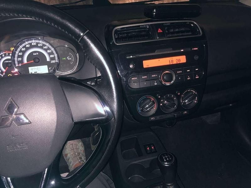 Rot Gebraucht 2016 Mitsubishi Space Star Diamant Edition Limousine | 4.550 € (Fairer Preis) - Bild 1/4