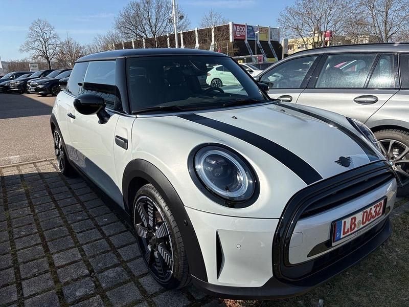 Weiß Gebraucht 2021 Mini Cooper Kleinwagen | 22.900 € (Fairer Preis) - Bild 1/4