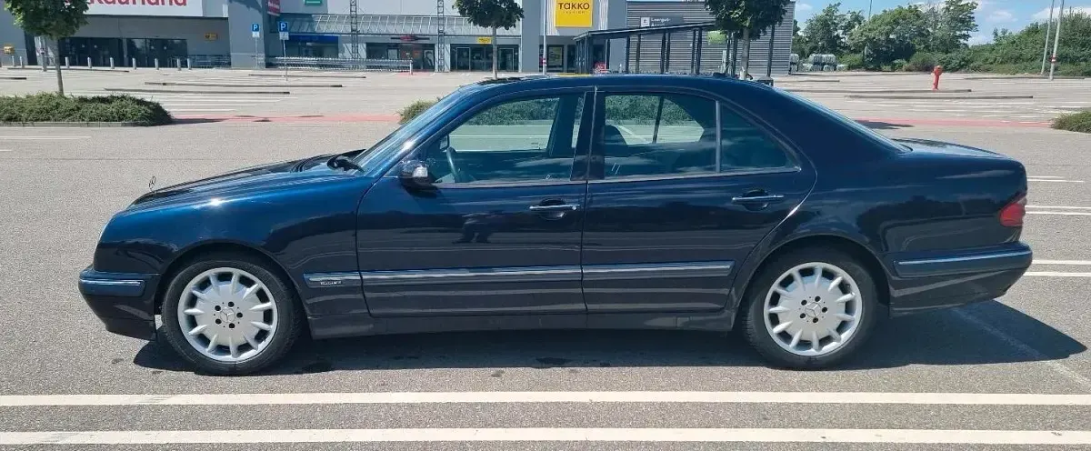 Gebraucht Mercedes E430 279 PS (205 kW) 2000 Blau Limousine