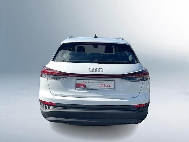 Gebraucht Audi Q4 e-tron Comfort 125 kW (170 PS) 2022 Gletscherweiß metallic SUV