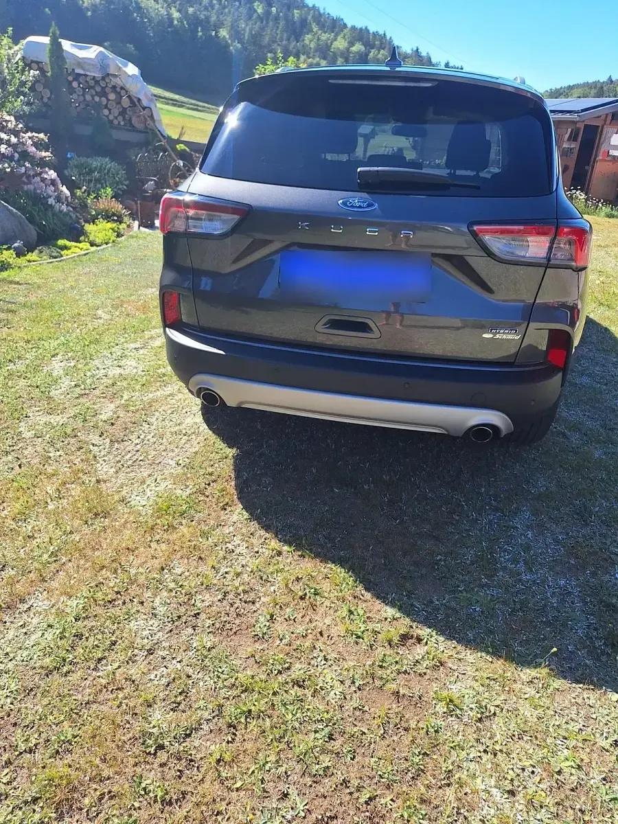Gebraucht Ford Kuga Titanium 152 PS (111 kW) 2022 Grau SUV