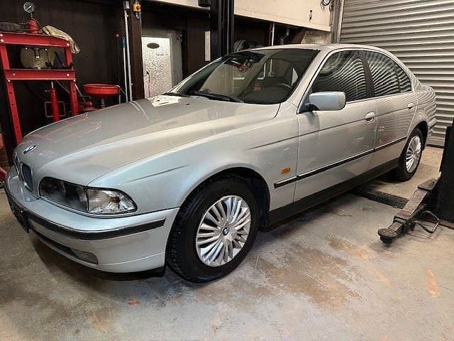 Gebraucht BMW 528 193 PS (141 kW) 1998 Silber Limousine