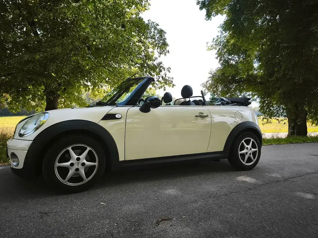Gebraucht Mini Cooper Cabriolet 122 PS (89 kW) 2010 Weiß Cabrio