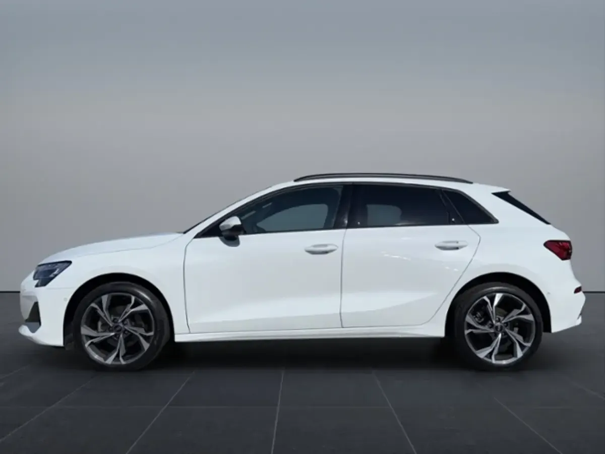 Gebraucht Audi A3 Advanced Plus 116 PS (85 kW) 2026 Gletscherweiß metallic