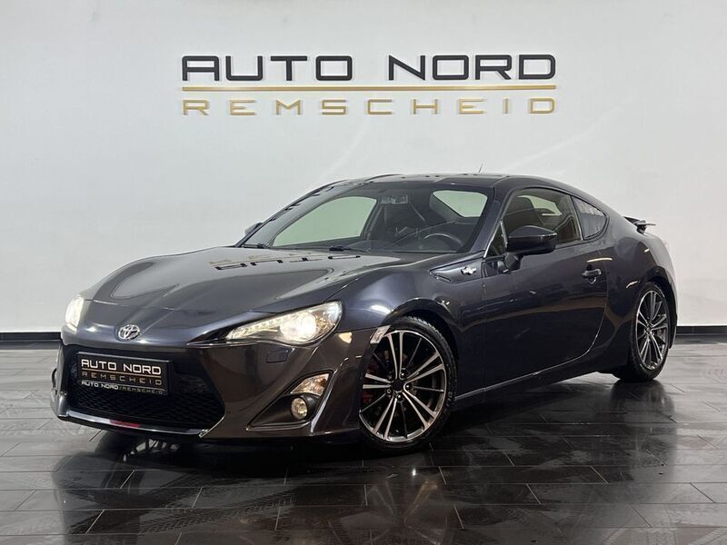 Grau Gebraucht 2013 Toyota GT86 GT Coupé | 20.990 € (Fairer Preis) - Bild 1/4