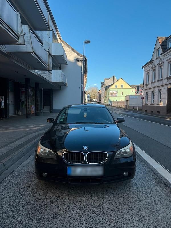 Schwarz Gebraucht 2004 BMW 520 Limousine | 3.000 € (Guter Preis) - Bild 1/4