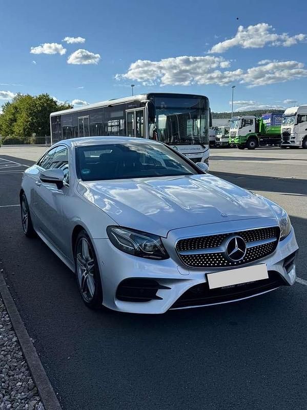 Gebraucht 2017 Mercedes E200 AMG line Coupé | 26.000 € (Guter Preis) - Bild 1/4