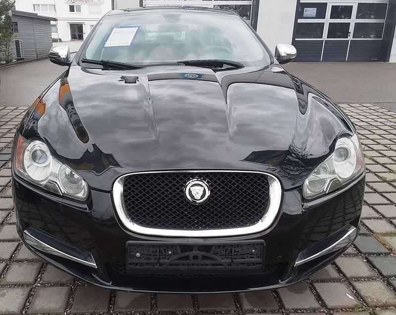 Schwarz Gebraucht 2011 Jaguar XF Premium Luxury Limousine | 7.490 € (Fairer Preis) - Bild 1/4