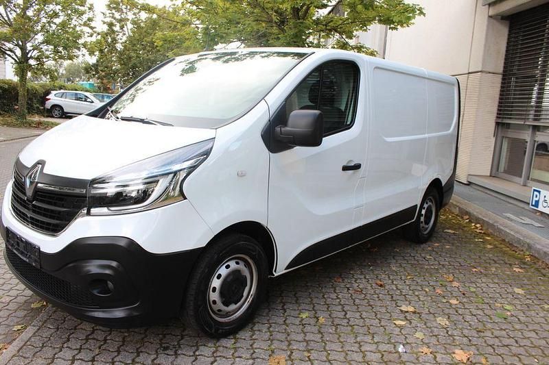 Weiß Gebraucht 2021 Renault Trafic Komfort Van | 14.200 € (Guter Preis) - Bild 1/4