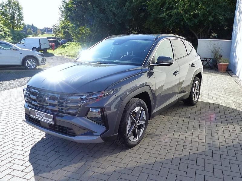 Neu Hyundai Tucson Trend 160 PS (117 kW) 2025 Grau SUV