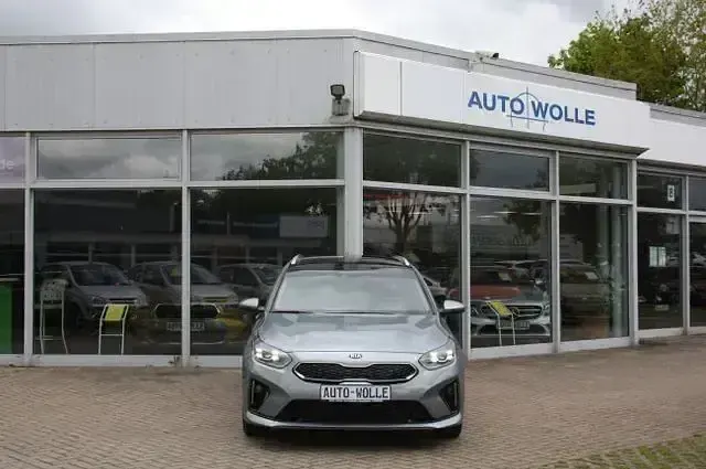 Gebraucht Kia Ceed Spirit 141 PS (103 kW) 2020 Grau Kleinwagen