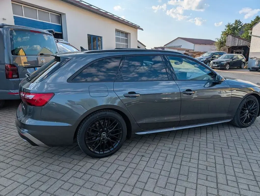 Gebraucht Audi A4 S-Line 136 PS (100 kW) 2024 Grau Kombi