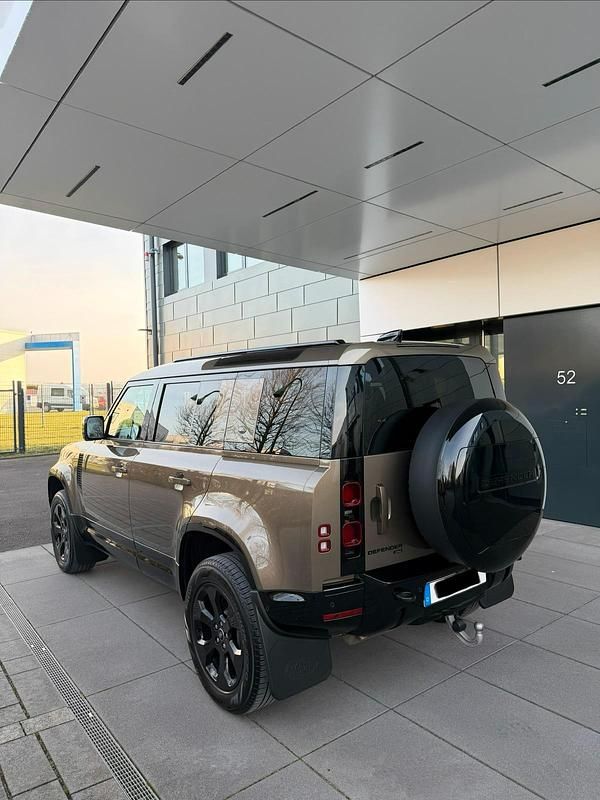 Gebraucht Land Rover Defender Dynamic 300 PS (220 kW) 2022 Braun SUV