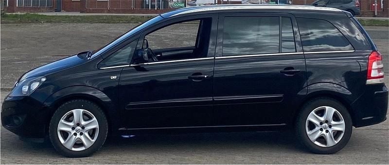 Gebraucht Opel Zafira 125 PS (91 kW) 2011 Schwarz Van / Kleinbus
