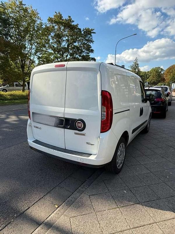 Gebraucht Fiat Doblò Emotion 90 PS (66 kW) 2015 Van / Kleinbus
