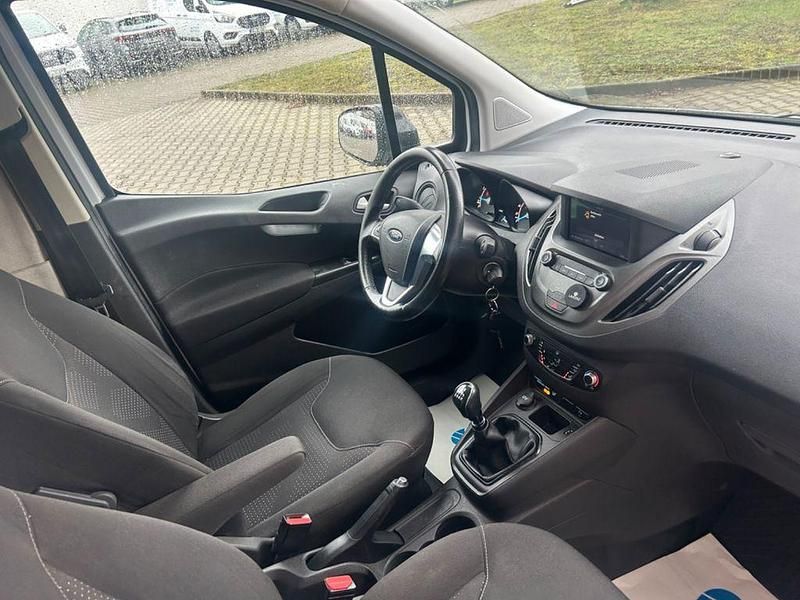 Gebraucht Ford Transit Trend 101 PS (74 kW) 2019 Weiß Van / Kleinbus