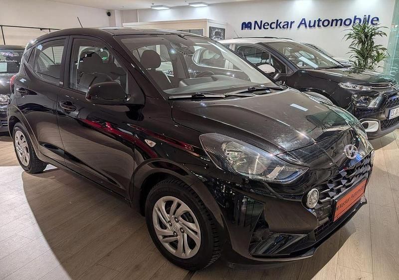Gebraucht Hyundai i10 Select 67 PS (49 kW) 2021 Schwarz Kleinwagen