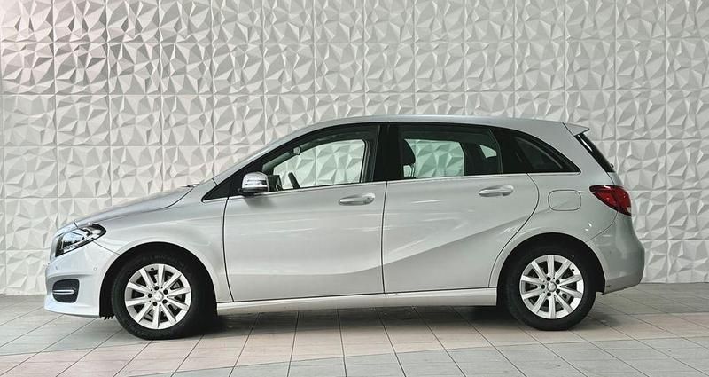 Gebraucht Mercedes B180 122 PS (89 kW) 2016 Silber Van / Kleinbus