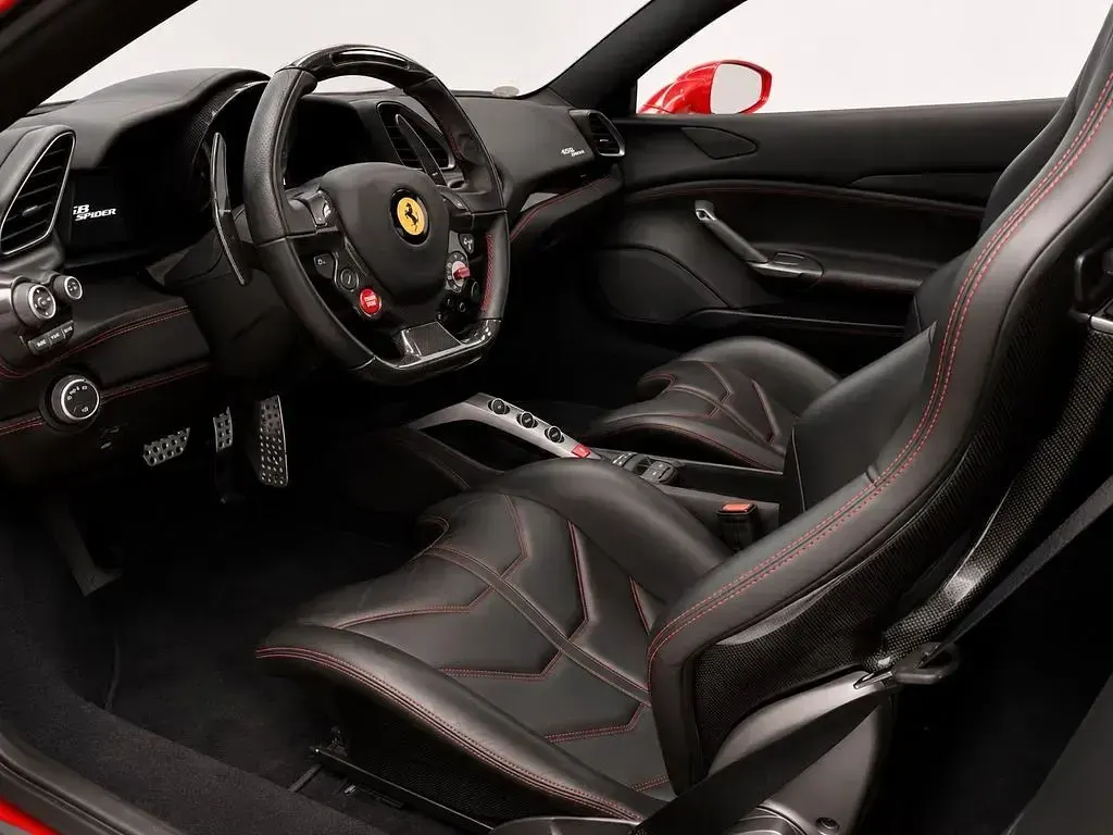 Gebraucht Ferrari 488 669 PS (492 kW) 2017 Rosso corsa ds322 Cabrio