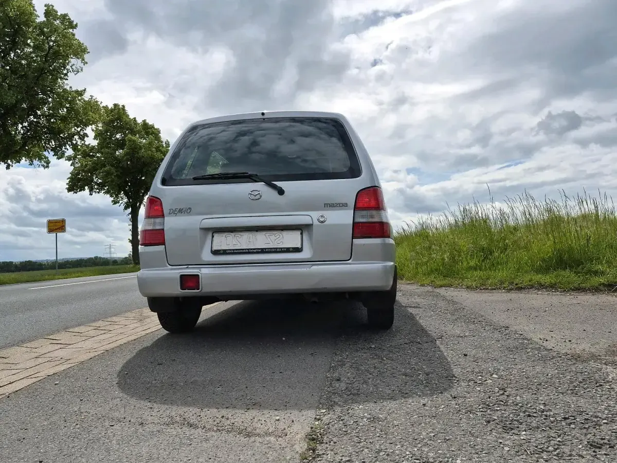 Brugt Mazda Demio 63 HK (46 kW) 1998 Sølv Hatchback