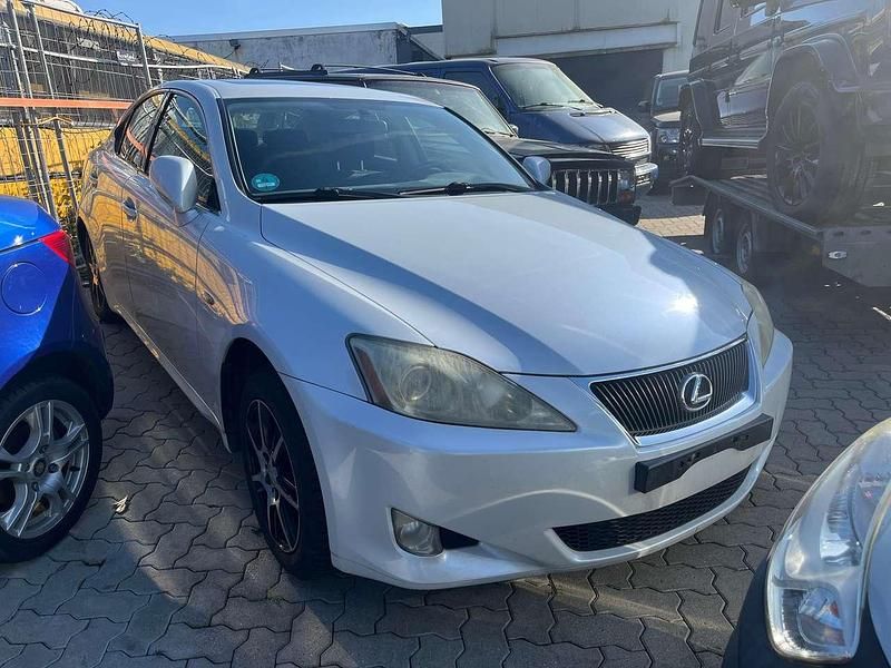 Second-hand Lexus IS220d 177 CP (130 kW) 2006 Alb Berlinǎ