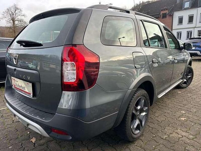 Gebraucht Dacia Logan Celebration 90 PS (66 kW) 2018 Islandgrau Kombi