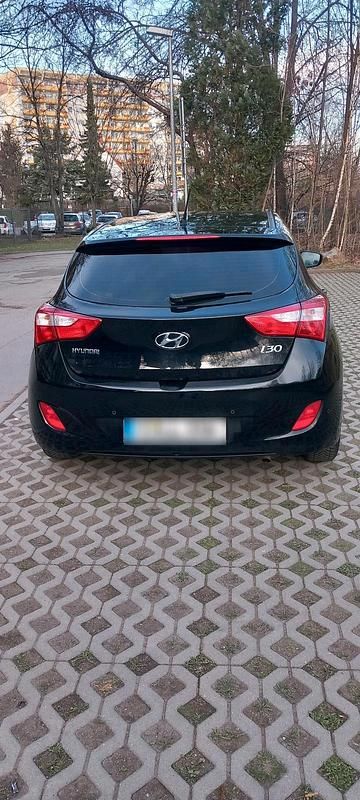 Gebraucht Hyundai i30 99 PS (72 kW) 2014 Schwarz Limousine