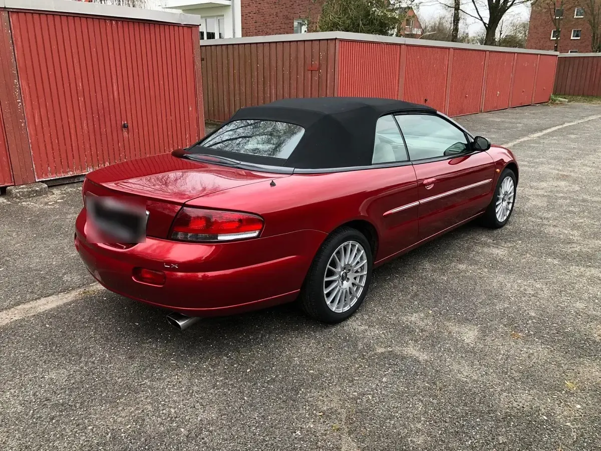 Second-hand Chrysler Sebring Cabriolet 145 CP (106 kW) 2001 Roșu Cabrio