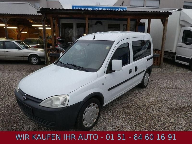 Gebraucht Opel Combo 101 PS (74 kW) 2011 Weiß Kombi