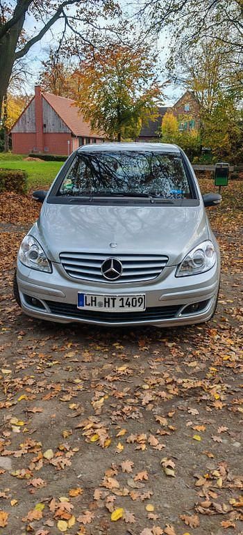 Schwarz Gebraucht 2005 Mercedes B200 Van / Kleinbus | 1.800 € (Fairer Preis) - Bild 1/4