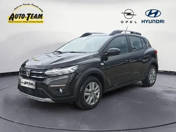 Blau Gebraucht 2021 Dacia Sandero Stepway Kleinwagen | 14.997 € (Etwas zu teuer) - Bild 1/3