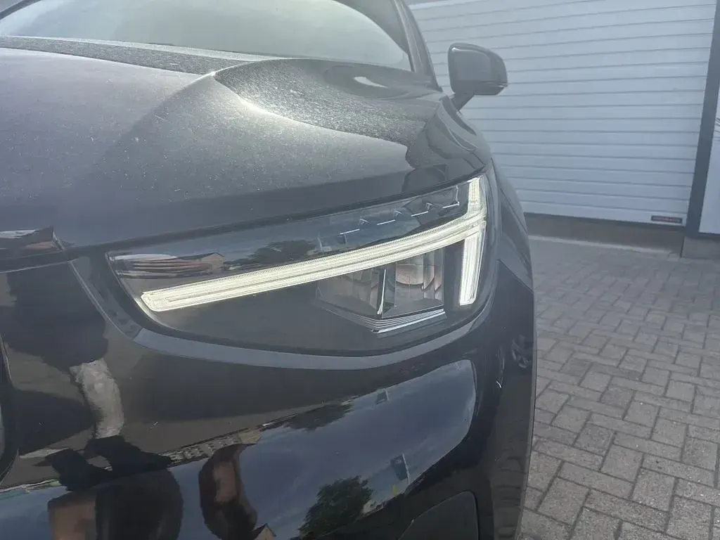 Gebraucht Volvo XC40 Core 163 PS (119 kW) 2025 Schwarz SUV