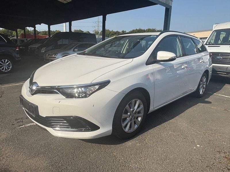 Weiß Gebraucht 2016 Toyota Auris Touring Sports Kombi | 7.999 € (Superpreis) - Bild 1/4