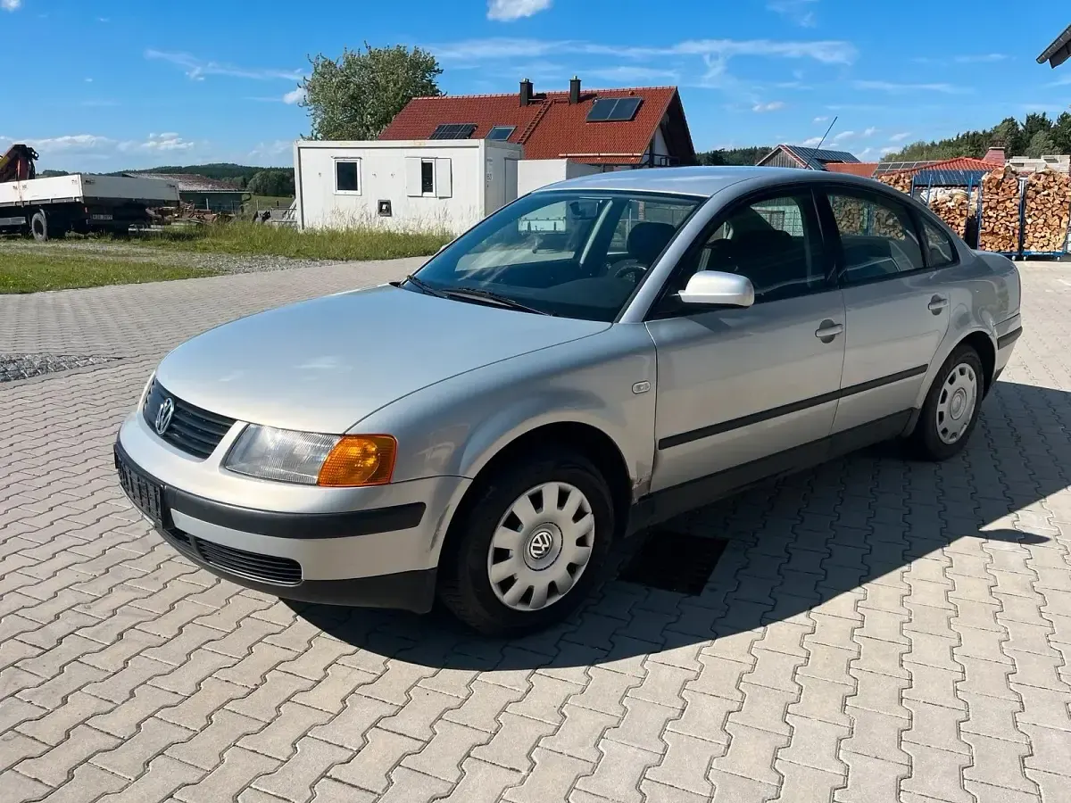 Gebraucht VW Passat 90 PS (66 kW) 1997 Silber Limousine