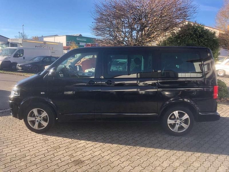 Second-hand VW Multivan 140 CP (102 kW) 2010 Negru Monovolum