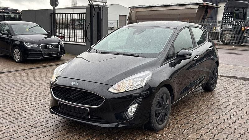 Gebraucht Ford Fiesta Cool & Connect 101 PS (74 kW) 2018 Schwarz Kleinwagen