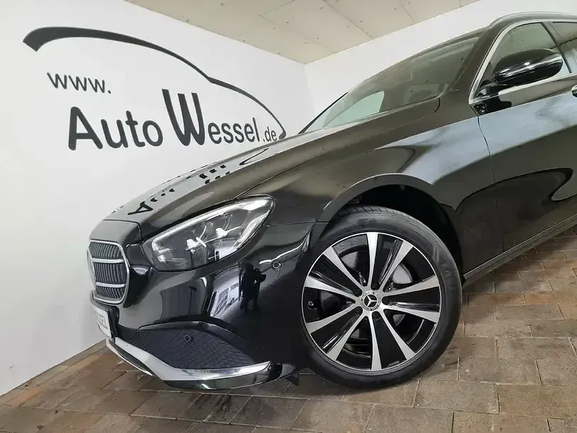Gebraucht Mercedes E300 320 PS (235 kW) 2022 Ung. schwarz  unilack Kombi